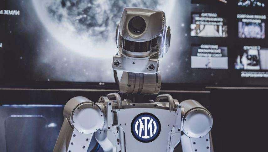 Il "forza Inter" di ChatGPT, l'intelligenza artificiale che crede allo scudetto, punta sulla LuLa ed è ottimista per il dopo-Skriniar 