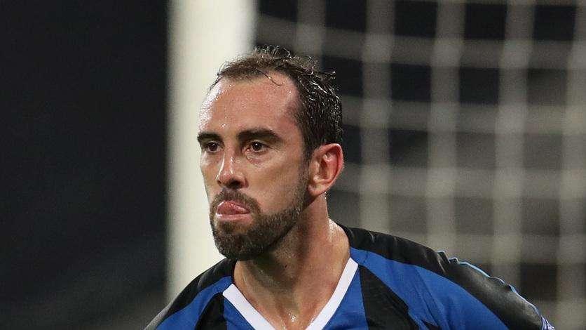 Pres. Vélez, González: "Godin sta valutando se lasciare o meno il calcio"
