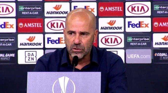 Bayer Leverkusen, Bosz: "Non dobbiamo lasciare i nostri difensori soli contro i loro attaccanti"