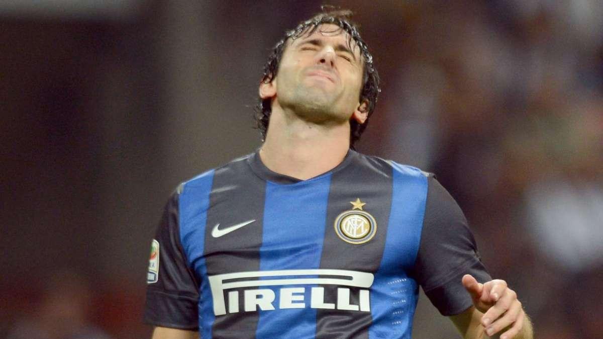 Milito si opera: lesione a collaterale e crociato, stagione finita e stop lungo