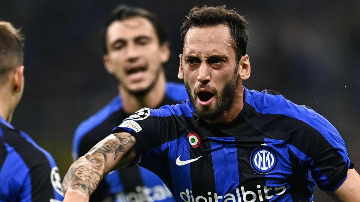 Calhanoglu: "Siamo sulla strada giusta". Ma nel selfie copre Darmian: "Hai visto come sono uscito bene?"