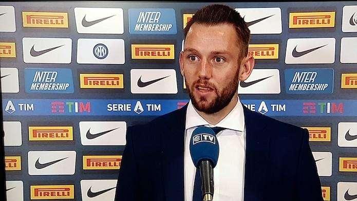 De Vrij a InterTV: "Non ci vogliamo fermare. Cresciuti nel pragmatismo e nel leggere le diverse partite"