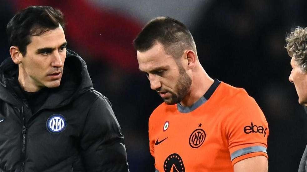 GdS - Emergenza Inter: lunghi stop per De Vrij e Dumfries. Bastoni verso la panchina