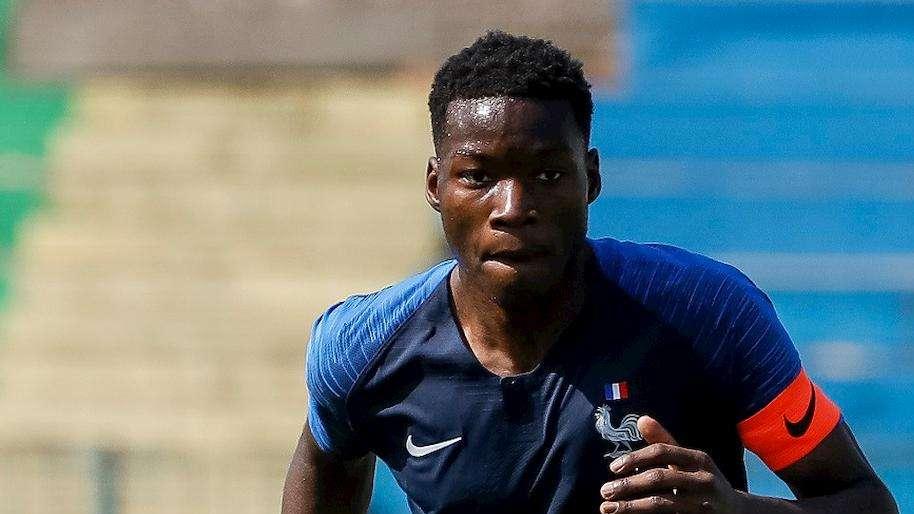 FcIN - Agoumé-Inter, ultimi dettagli: gli agenti in Francia venerdì. Il 17enne firmerà per 3 anni, poi andrà in ritiro