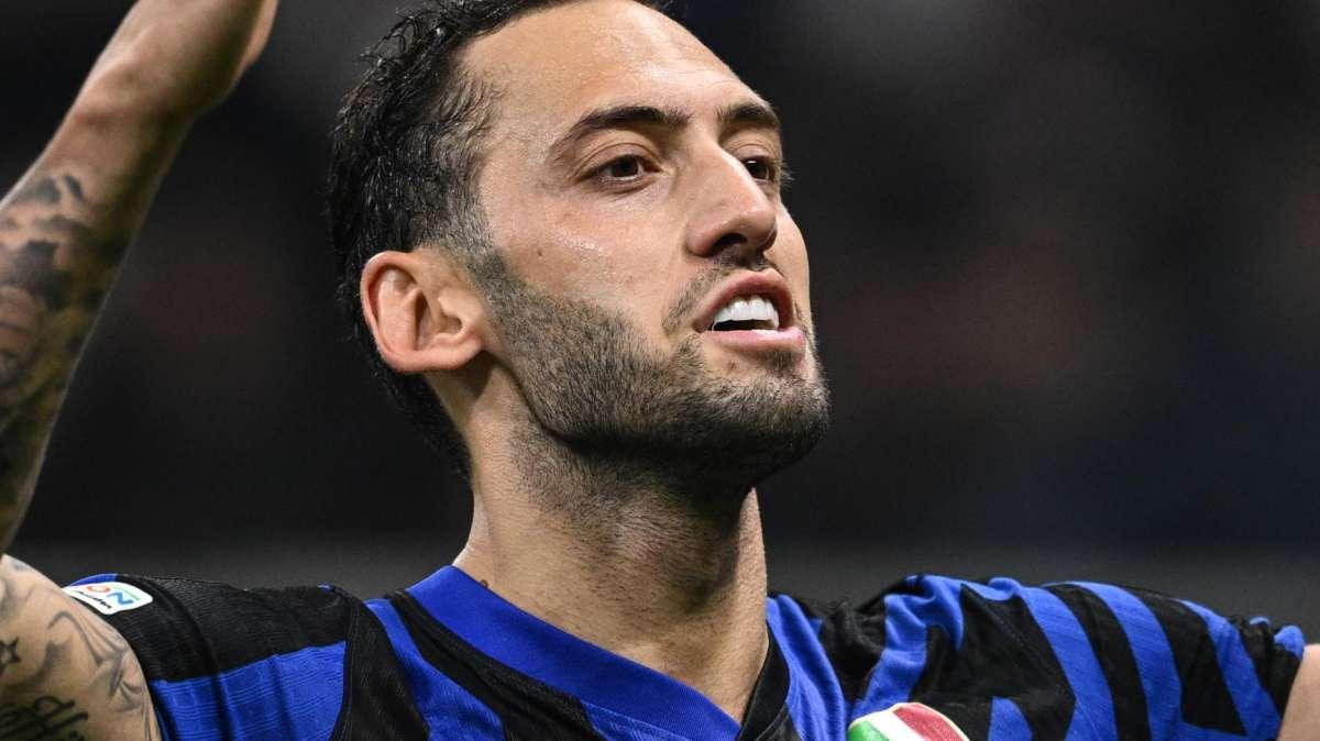 Con le unghie e con i denti: Calhanoglu dal dischetto timbra un successo d'oro, battuto 1-0 un indomabile Arsenal