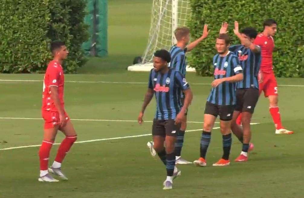 Aspettando il destino di Lookman, l'Atalanta vince in rimonta: 2-1 nell'amichevole col Monza