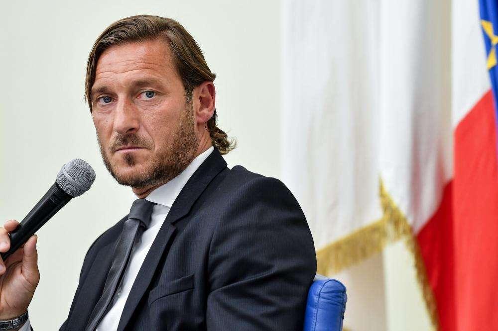 Totti su Zaniolo: "Spero possa restare a lungo alla Roma, ma credo non sarà così"