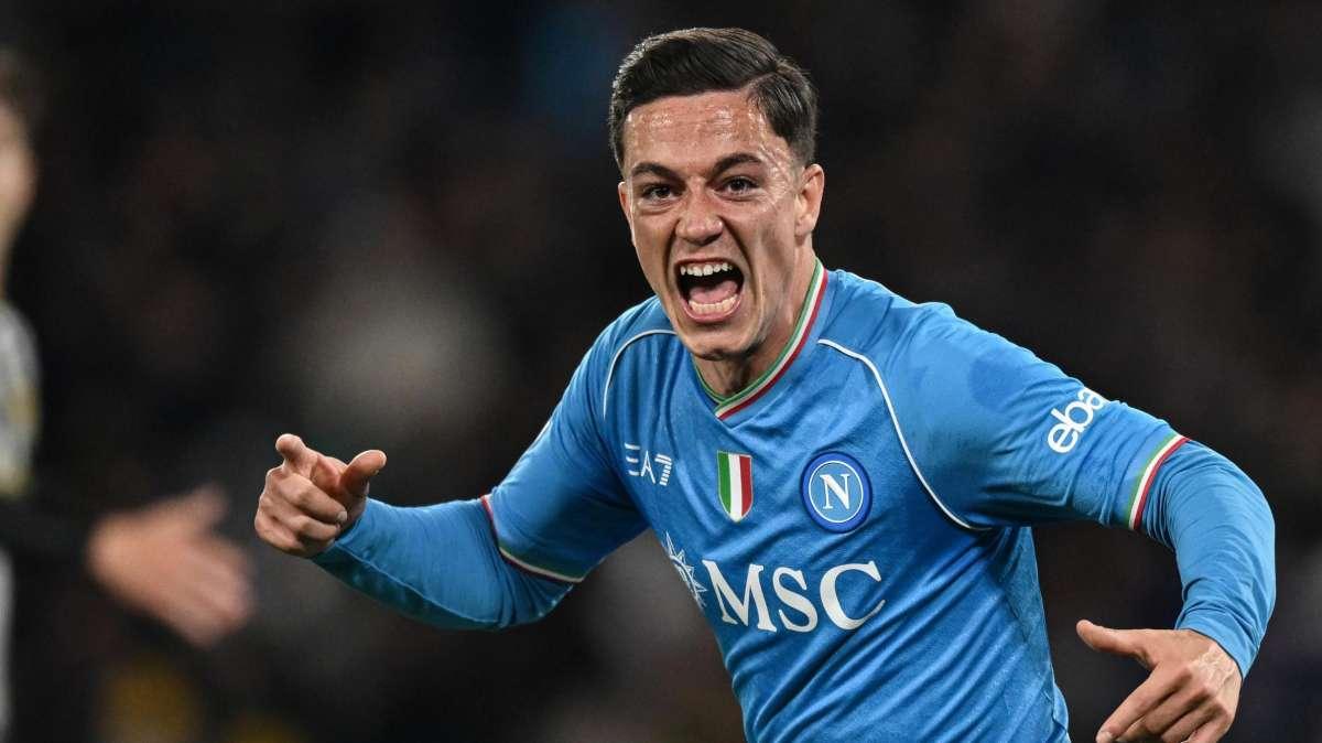 VIDEO - Kvara e Raspadori annullano la Juve: 2-1 Napoli al Maradona. Gli highlights