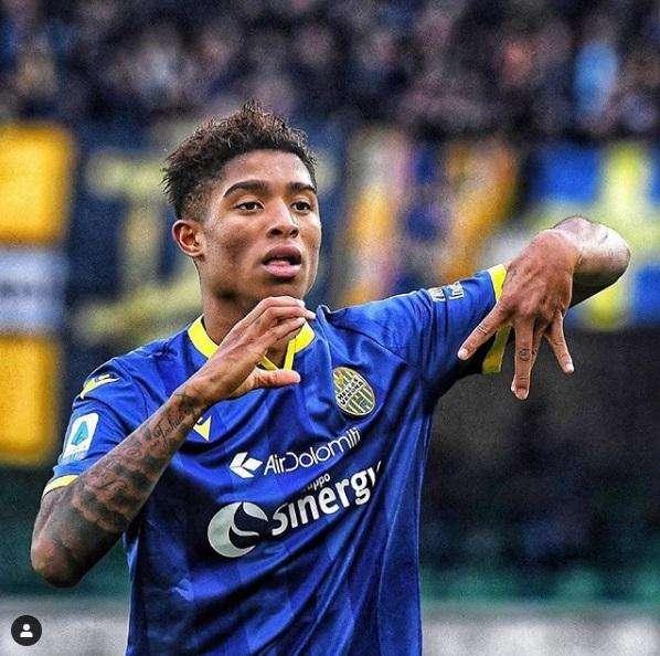 Salcedo su Instagram: "Il primo gol non si scorda mai, lo dedico ai miei nonni"