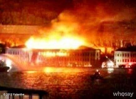 Paura a Istanbul: università in fiamme! Yolanthe...