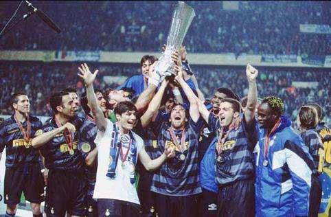 Terza maglia Inter 2026/27, si torna al passato: omaggio alla Uefa '98