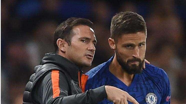 Lampard allontana il mercato e si tiene stretto Giroud: "Voglio che rimanga qui al Chelsea"