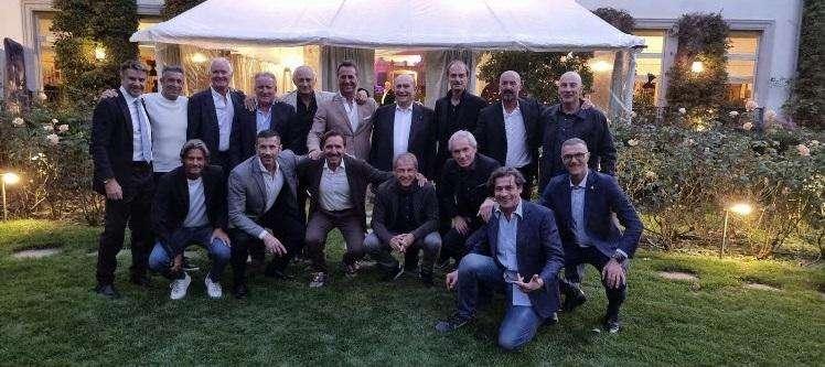 FOTO - Pellegrini riunisce la "sua" Inter: la foto dell'incontro con l'ex presidente