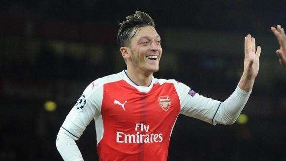 UFFICIALE - Arsenal, Ozil ha rinnovato fino al 2021