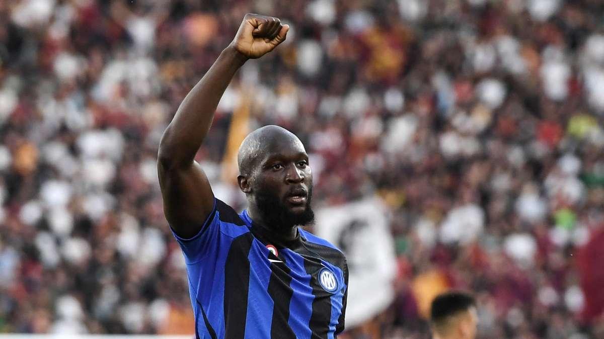 Big 30 per Lukaku che celebra i due gol, la 350esima rete e ringrazia "per gli auguri"