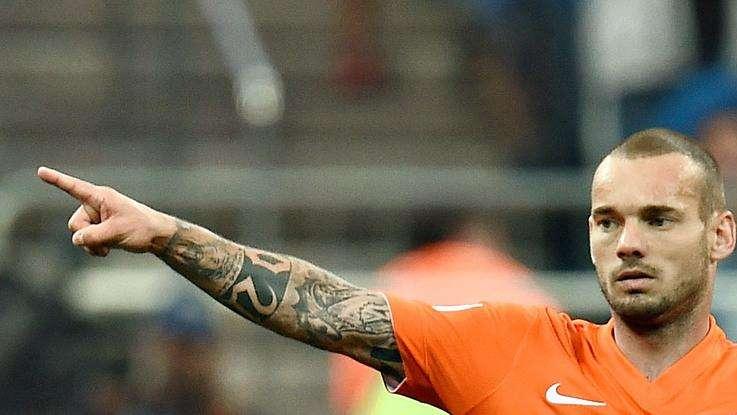Daily Express - Il Gala vende Sneijder per Balotelli