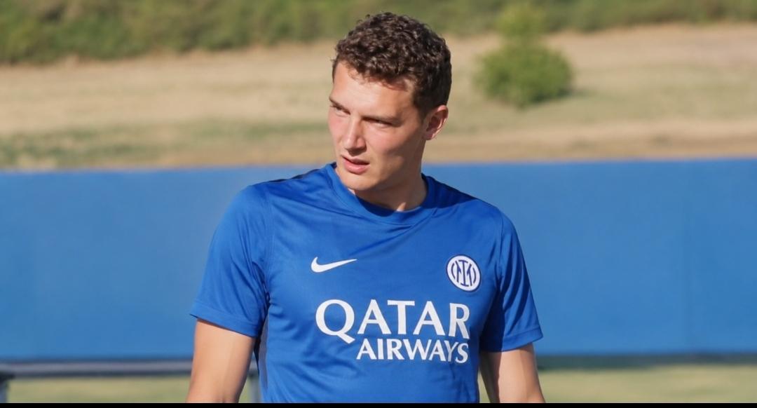 FcIN - Pavard resta in uscita ma proverà a convincere Chivu. In caso di partenza...