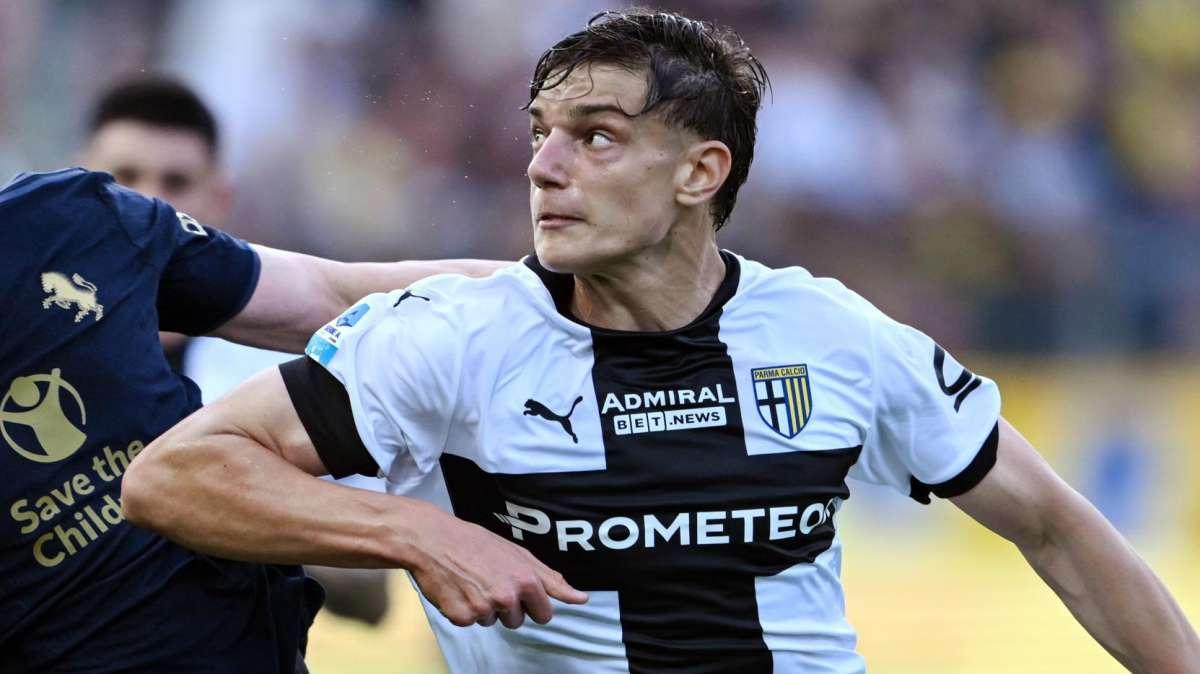 TS - Milan, carta Liberali per arrivare a Leoni. Sul difensore c'è anche l'Inter che può sfruttare il fattore Chivu 
