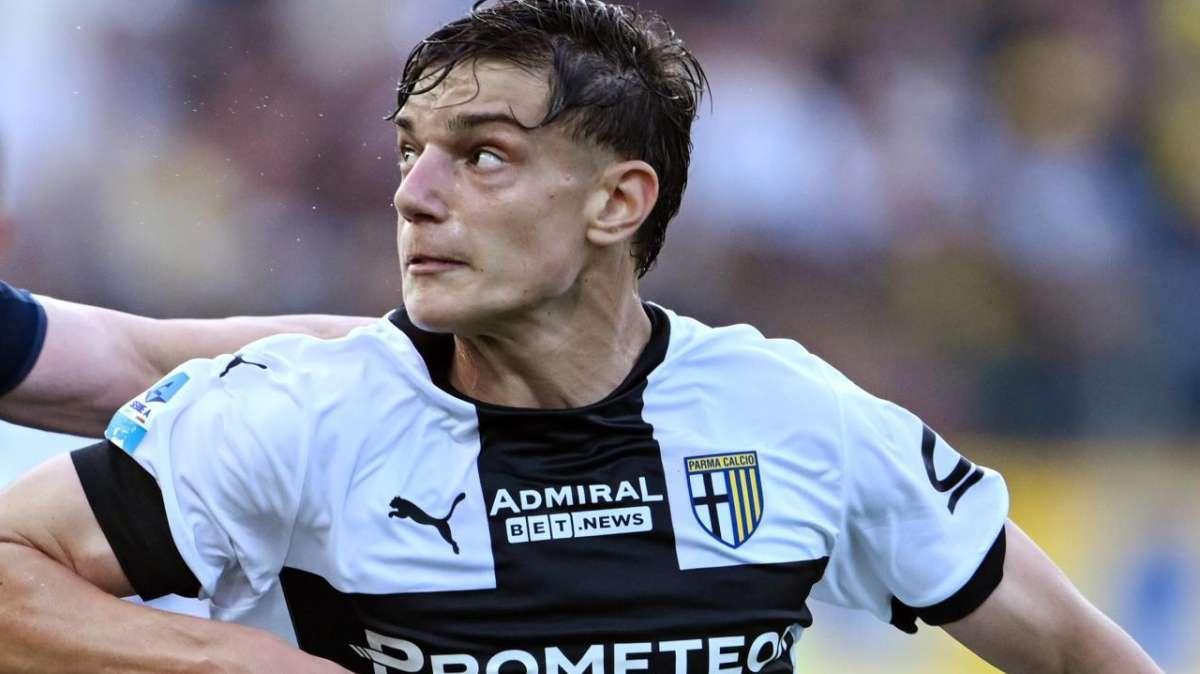 Sky - Corsa a Leoni, il Milan sfida Inter e Juve con il jolly Liberali: il difensore non forza per l'addio al Parma