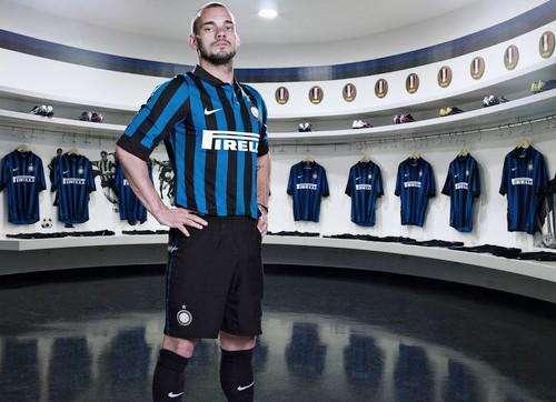 Wesley Sneijder, testimonial per la nuova maglia