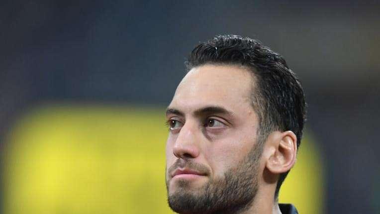 Milan, Calhanoglu: "Rispettiamo l'Inter, ma siamo in grande forma"