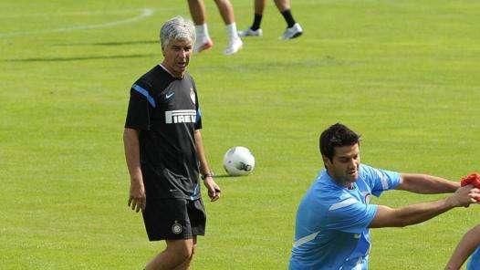 Chivu insegue Sneijder in allenamento