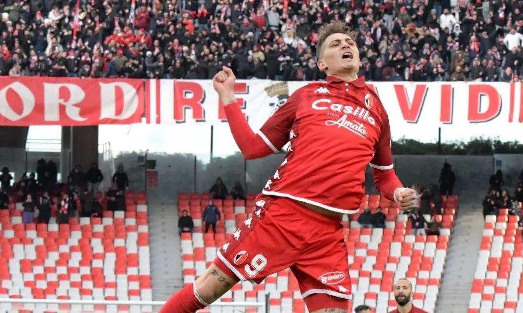 Finisce 1-1 il primo atto di Cagliari-Bari: Sebastiano Esposito in campo per 73 minuti 