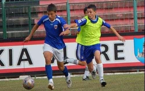 A sinistra, Fatlum Ramadani, la stellina del Kosovo nel mirino degli scout nerazzurri