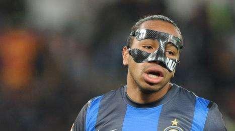Naso ko, Pereira torna ad indossare la maschera