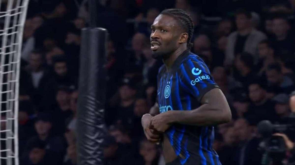 Ajax-Inter, la coppia d'attacco si prende la scena: Thuram anticipa Esposito