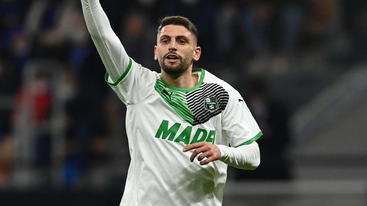Sassuolo a 50 punti, Berardi non si accontenta e avvisa il Milan: "Manca ancora una gara"