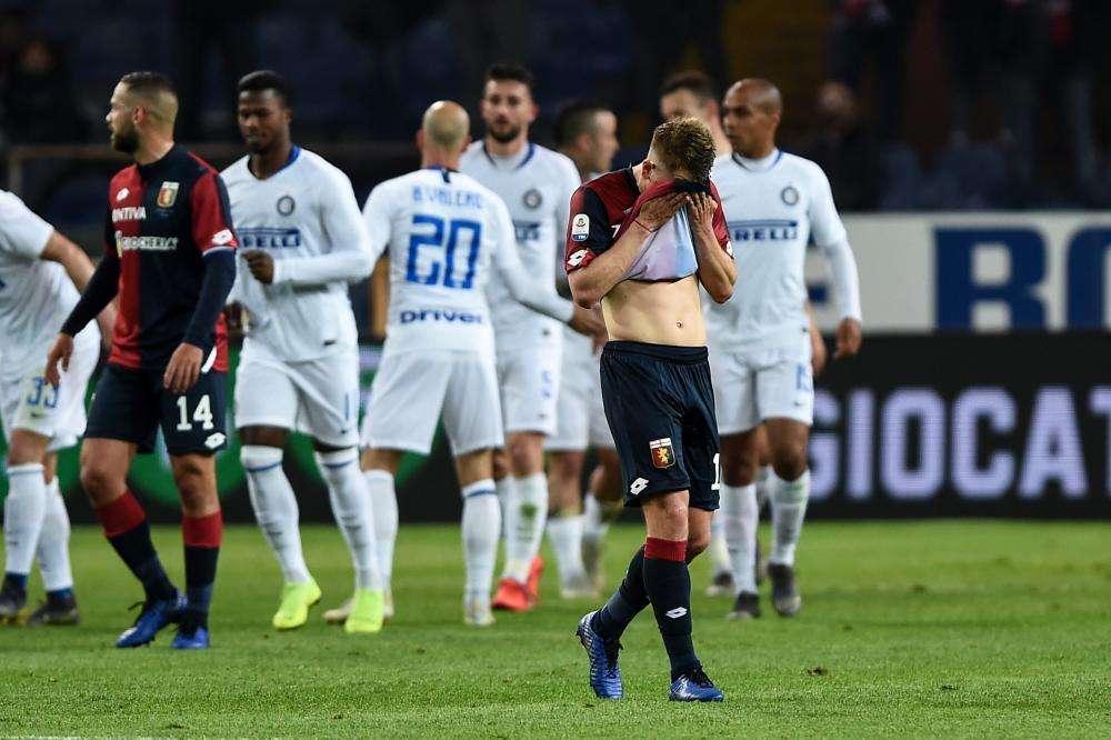 Genoa-Inter - Il fluido e corposo possesso palla apre a sviluppi verticali. La trequarti svaria e domina