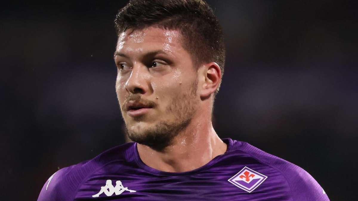 Fiorentina, infezione virale per Jovic: l'attaccante si allenerà a parte per qualche giorno