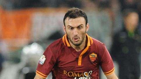 Roma al lavoro: problema alla caviglia per Torosidis