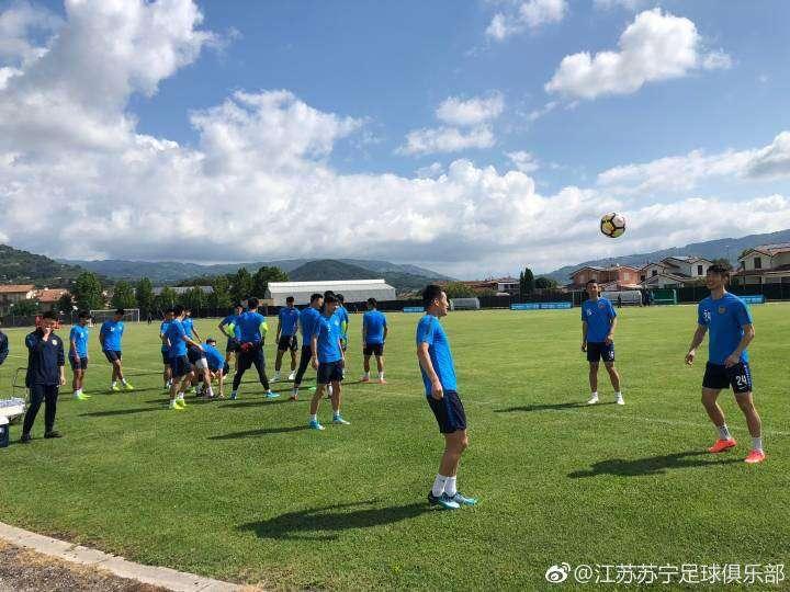 Jiangsu Suning in Toscana. Senza Teixeira e Ramires