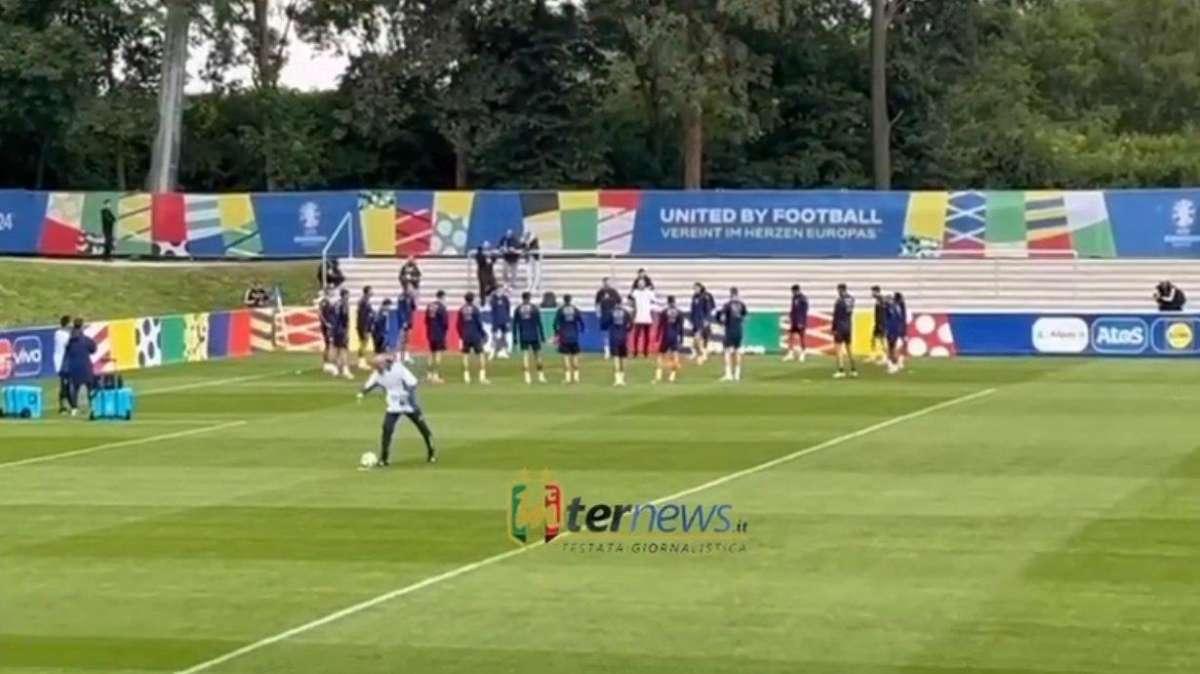 VIDEO - Iserlhon, Barella verso il forfait. Frattesi scattante in allenamento: prenotato un posto contro l'Albania
