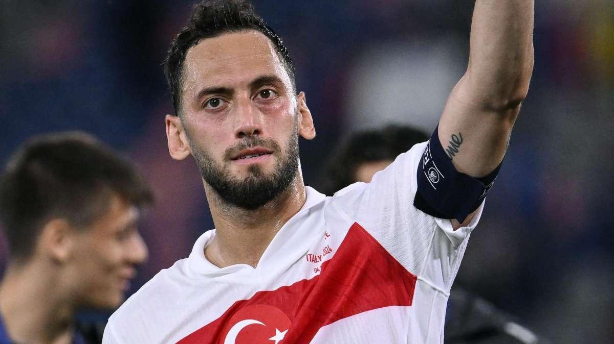 Corsera - Bayern, nessuna mossa formale per Calhanoglu: l'interesse non preoccupa l'Inter 
