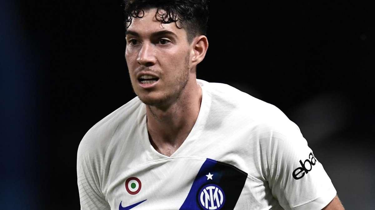 Sky - Bastoni, niente rischi: domani la decisione per Napoli-Inter. Pavard tra 15 giorni in gruppo