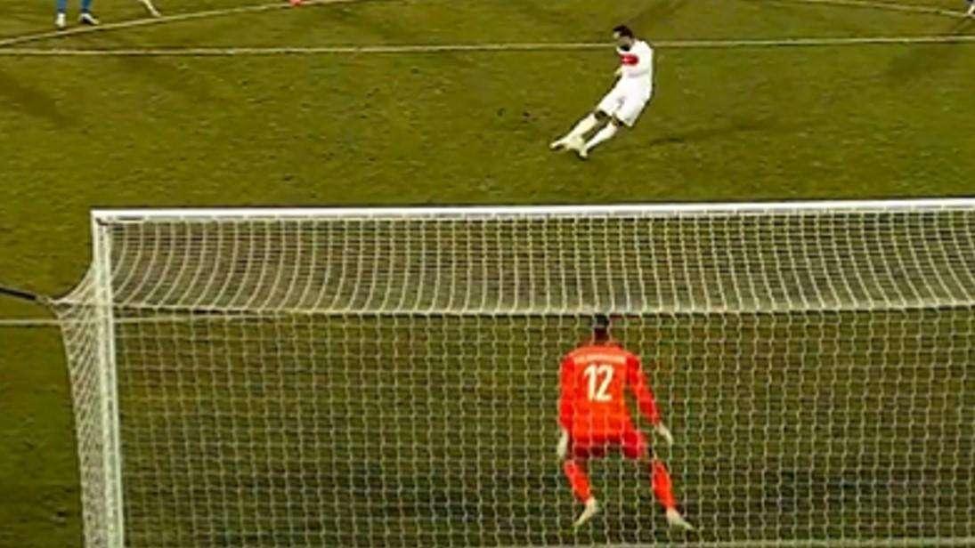 InterNazionali - La Turchia vince in Islanda, Calhanoglu segna un rigore (ma erano due). Francia ok, Paesi Bassi no