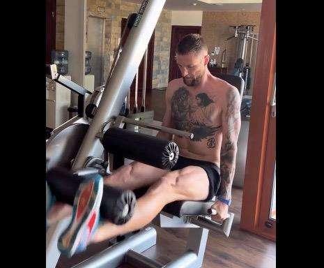 Inter, Chelsea o PSG? Skriniar non pensa al mercato e suda in palestra: allenamento sulle note di Eminem 