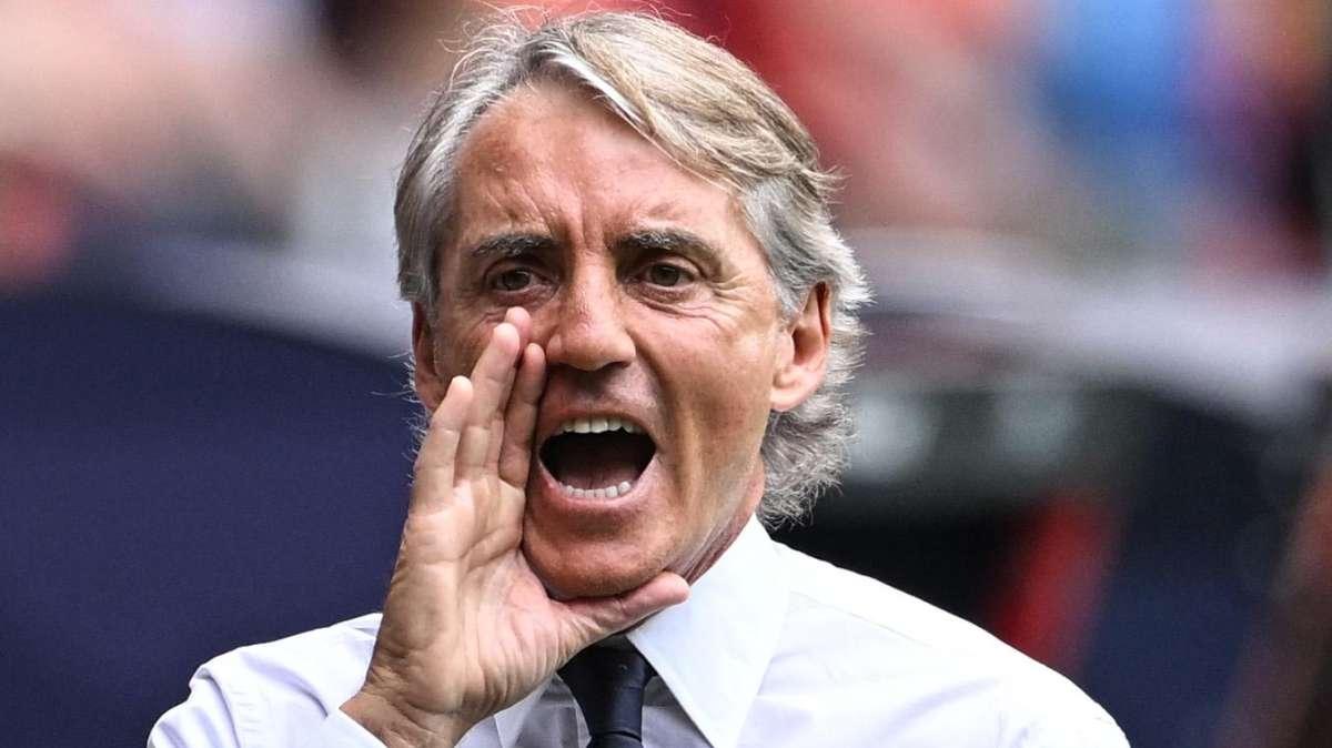 Il grande ex Mancini: "Per la Sampdoria ci sarò sempre. Ora dobbiamo restare più uniti che mai"