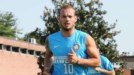 Riecco Sneijder: "Colazione e poi stretching"