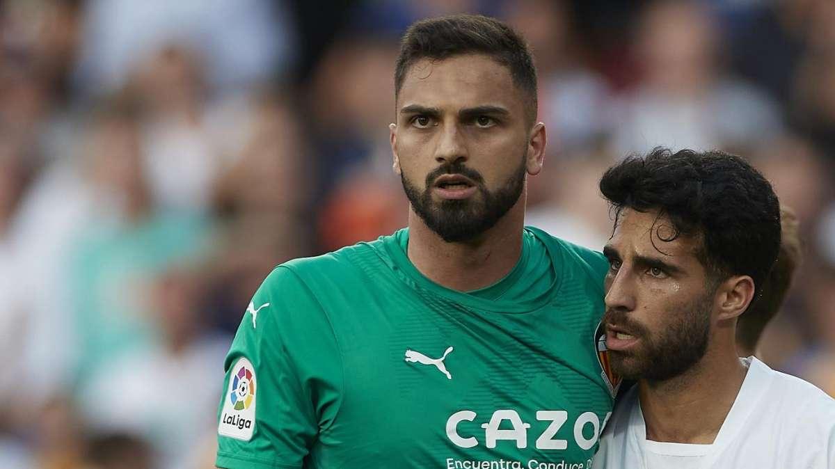 CdS - L'agente di Onana a colloquio con lo United: l'Inter parte da 60 milioni. Mamardashvili in pole per sostituirlo