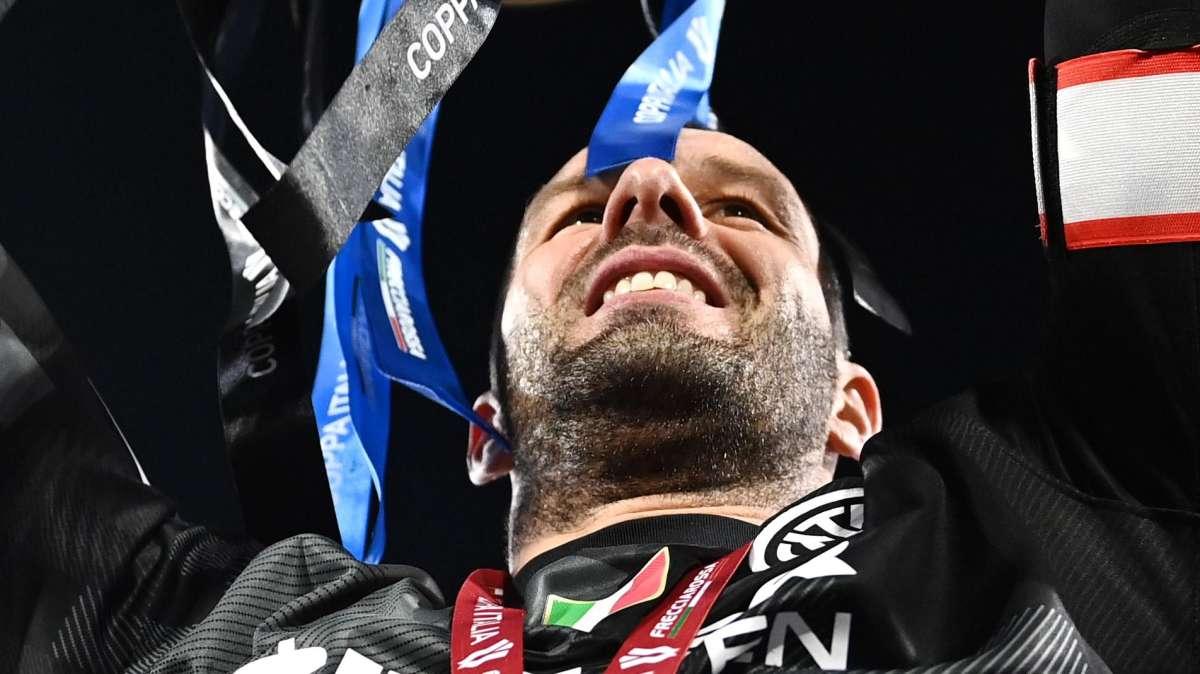 Handanovic: "Tre trofei nell'ultimo anno, abbiamo provato emozioni forti. Agli altri ruoli invidio una cosa"
