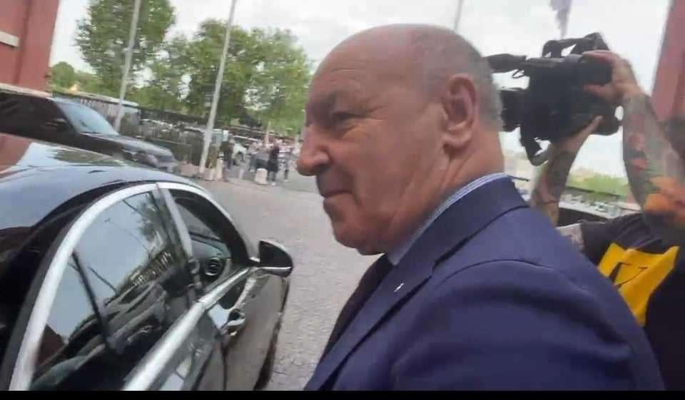 VIDEO - Colpo Rabiot-Inter e ritorno alla Juve: Marotta risponde ai cronisti e a un tifoso all'uscita dal CONI