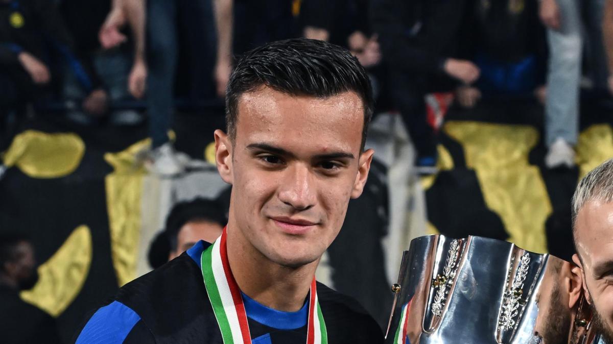"Sogna ragazzo, sogna". Lo striscione della Curva per Aleksandar Stankovic