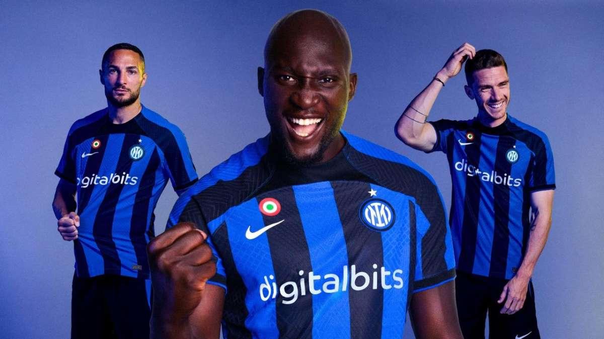 L'Inter annuncia il nuovo Home Kit 2022/23: "Non è solo una maglia, è il nostro passato, presente e futuro"