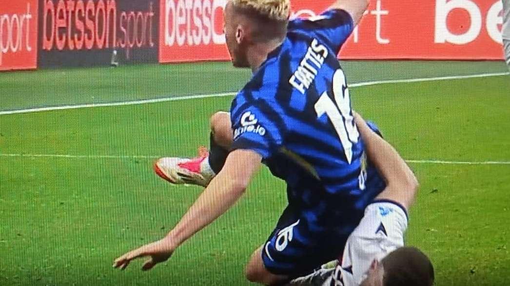 Inter-Bologna, la moviola - Pairetto disastroso: errore clamoroso sul contatto Skorupski-Thuram. Bene solo su Bastoni