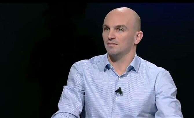 Cambiasso: "Il Milan vince soffrendo contro il Bologna e il giorno dopo Fassone parla di vincere l'EL"