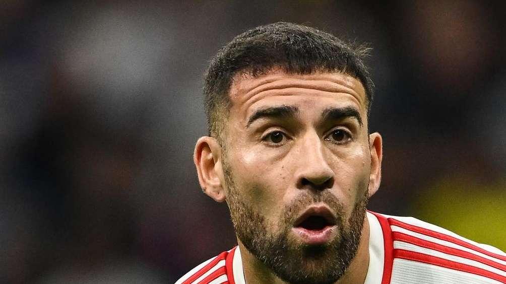 Benfica contestato, Otamendi amaro: "Bisogna sostenerci nella buona e nella cattiva sorte"